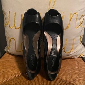 Calvin Klein black leather pump